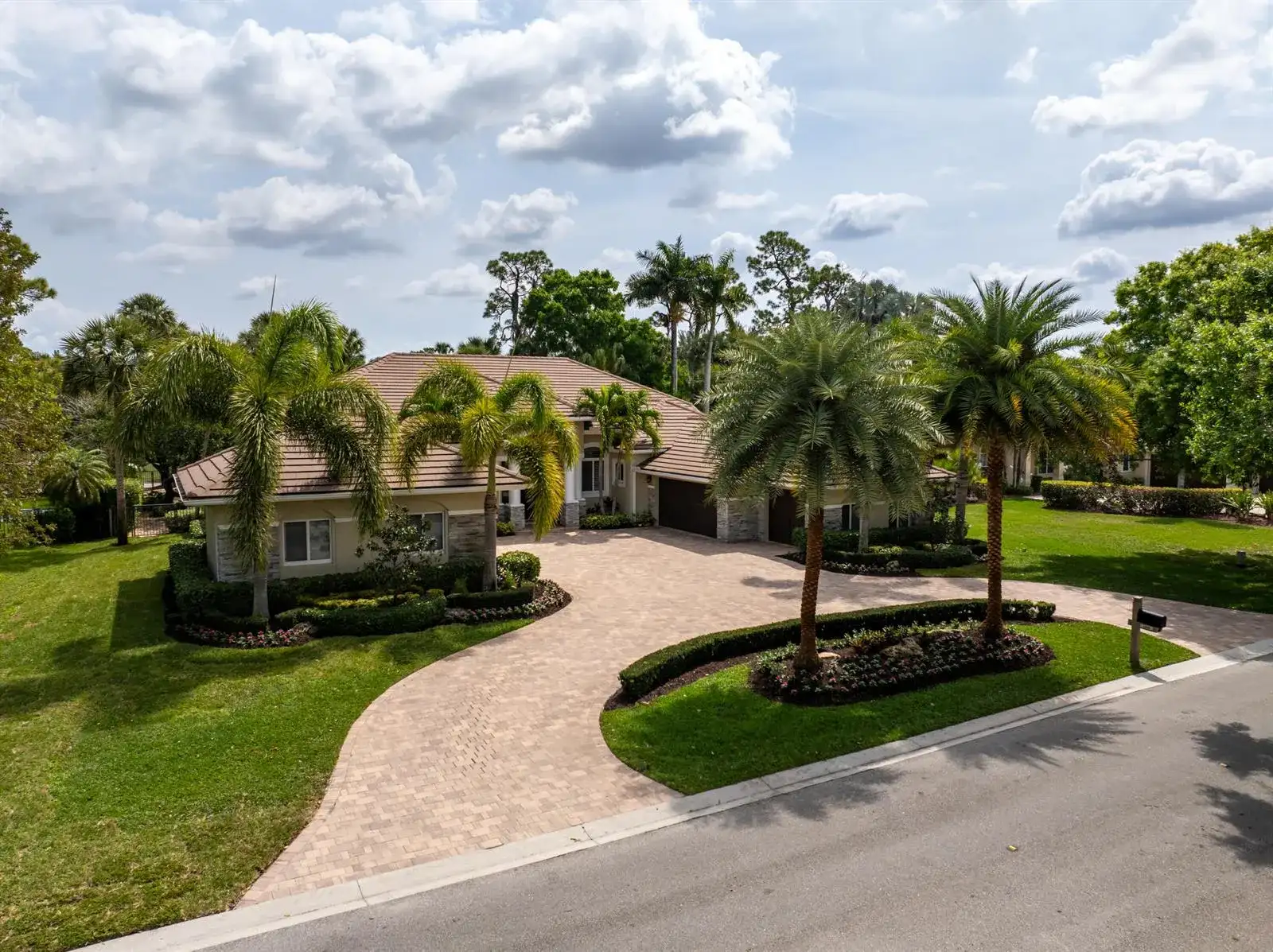 1209 Breakers West Boulevard, West Palm Beach FL 33411 photo 3