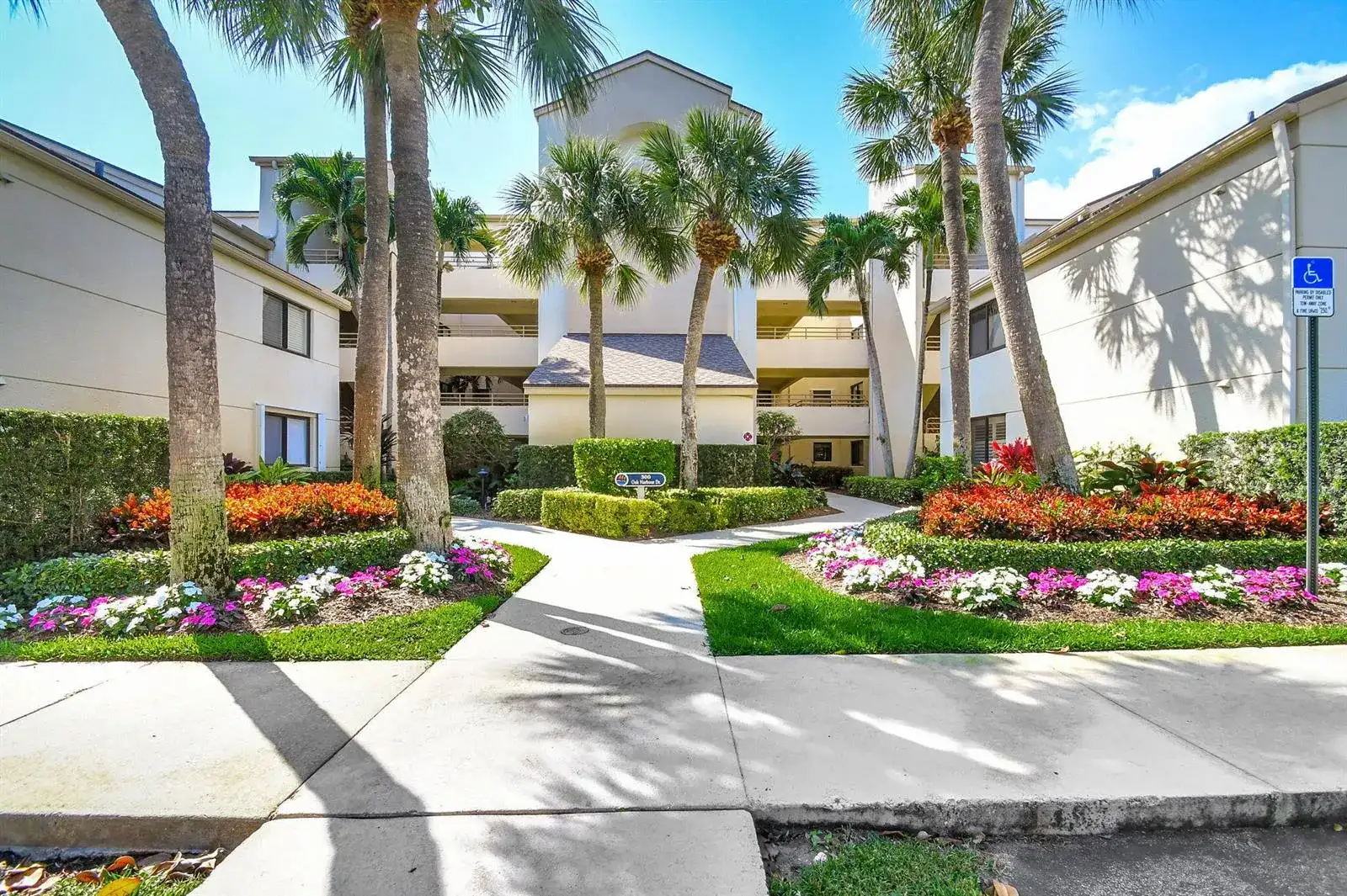 318 Oak Harbour Drive # 318, Juno Beach FL 33408 photo 2