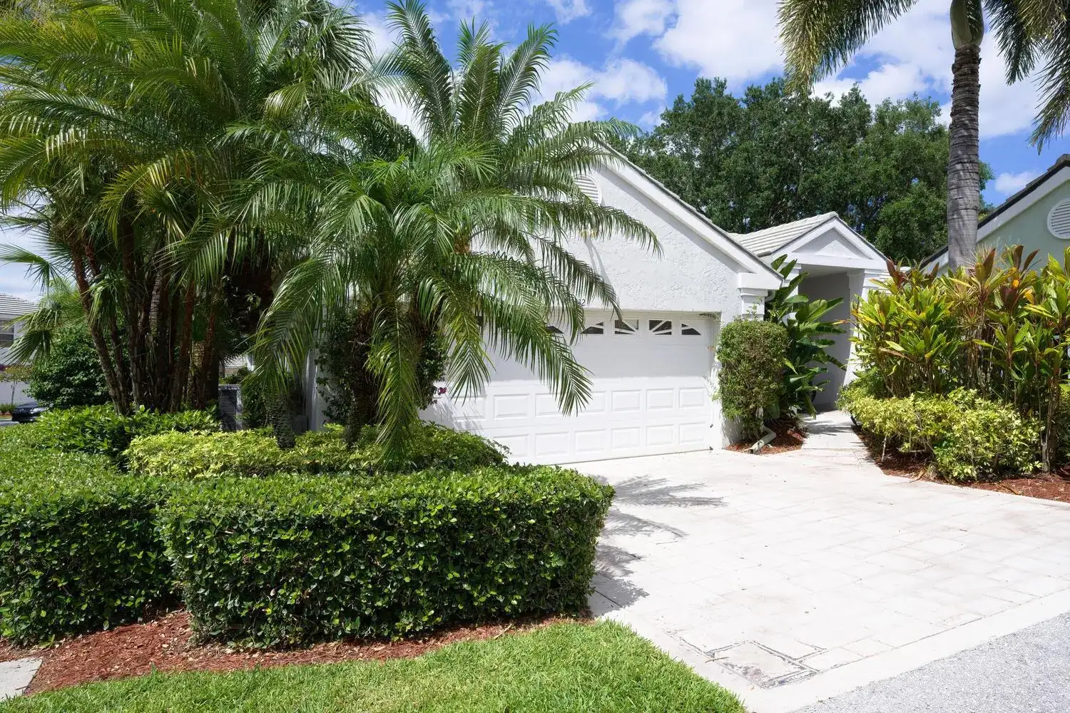 32 Admirals Court, Palm Beach Gardens FL 33418 photo 3