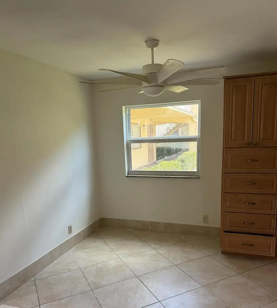 157 Saxony D, Delray Beach FL 33446 photo 2
