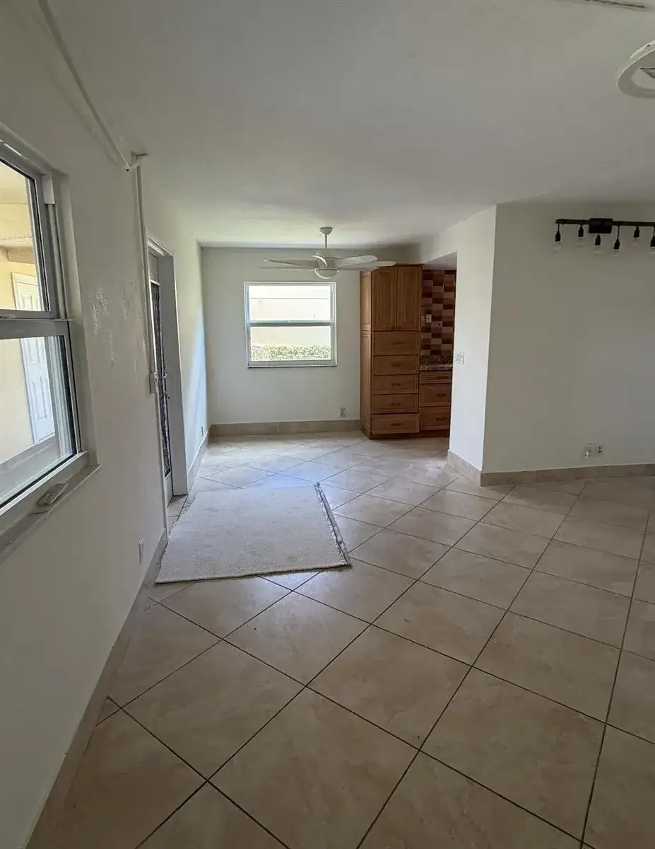 157 Saxony D, Delray Beach FL 33446 photo 5