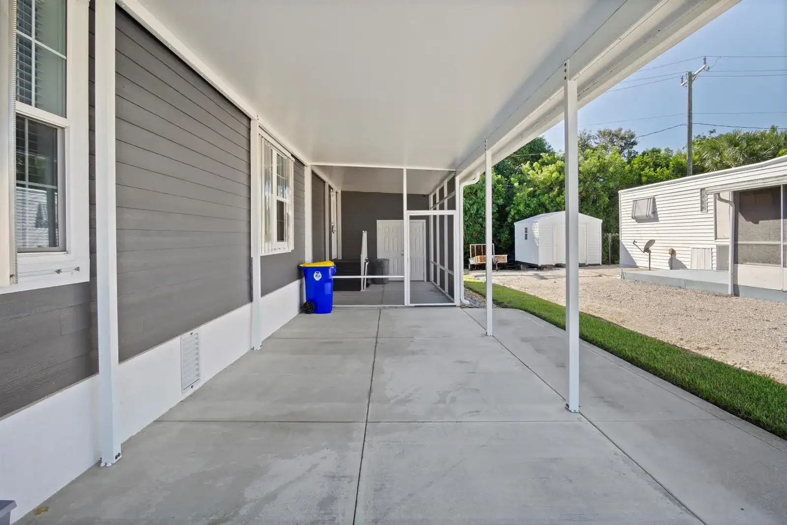 8328 SE Swan Avenue, Hobe Sound FL 33455 photo 5