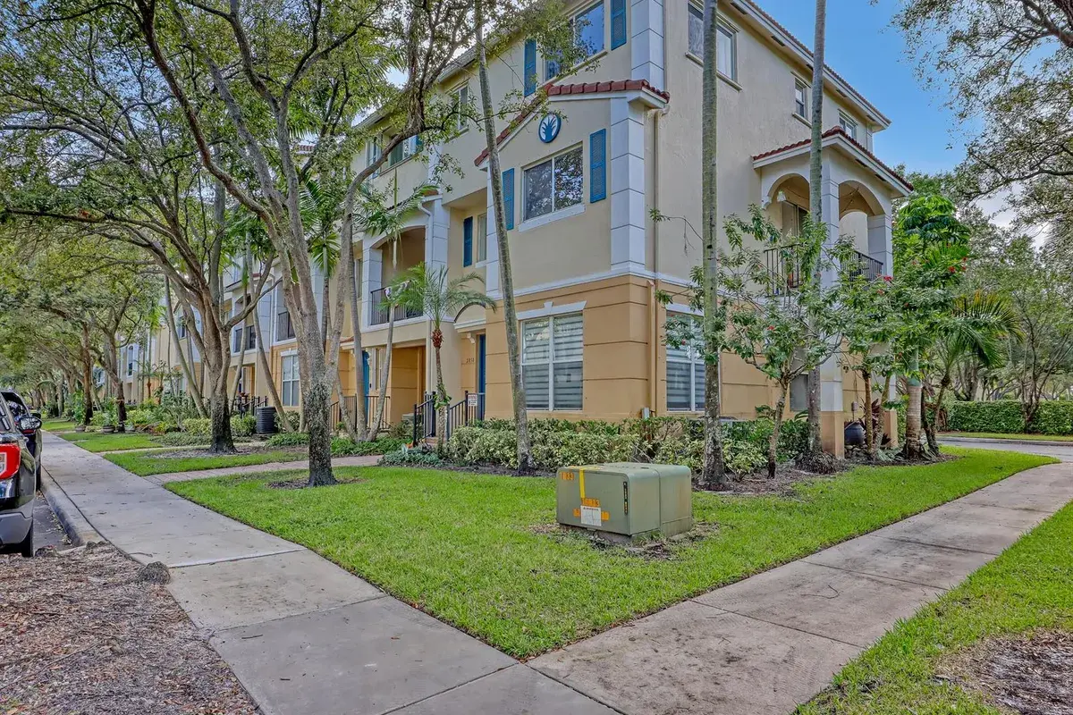 2850 S Oasis Drive, Boynton Beach FL 33426
