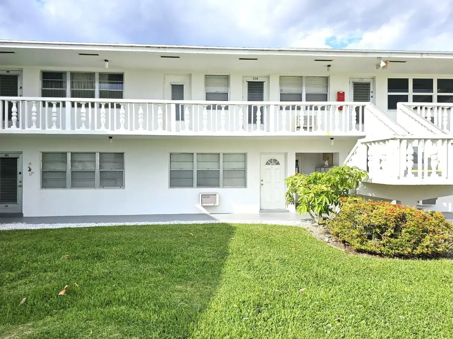 102 Easthampton E, West Palm Beach FL 33417