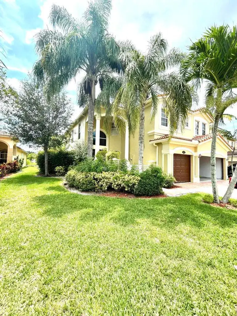 10454 Galleria Street, Wellington FL 33414 photo 2