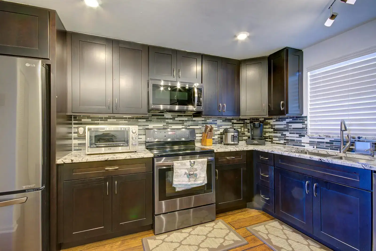 3040 Lake Shore Drive # 502, Riviera Beach FL 33404 photo 2