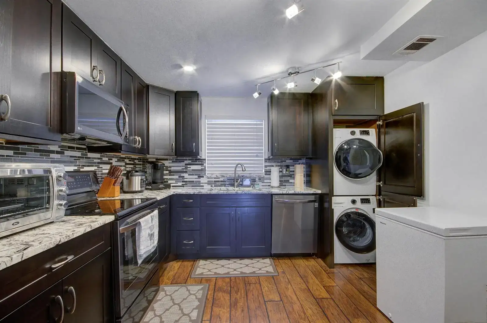 3040 Lake Shore Drive # 502, Riviera Beach FL 33404 photo 3