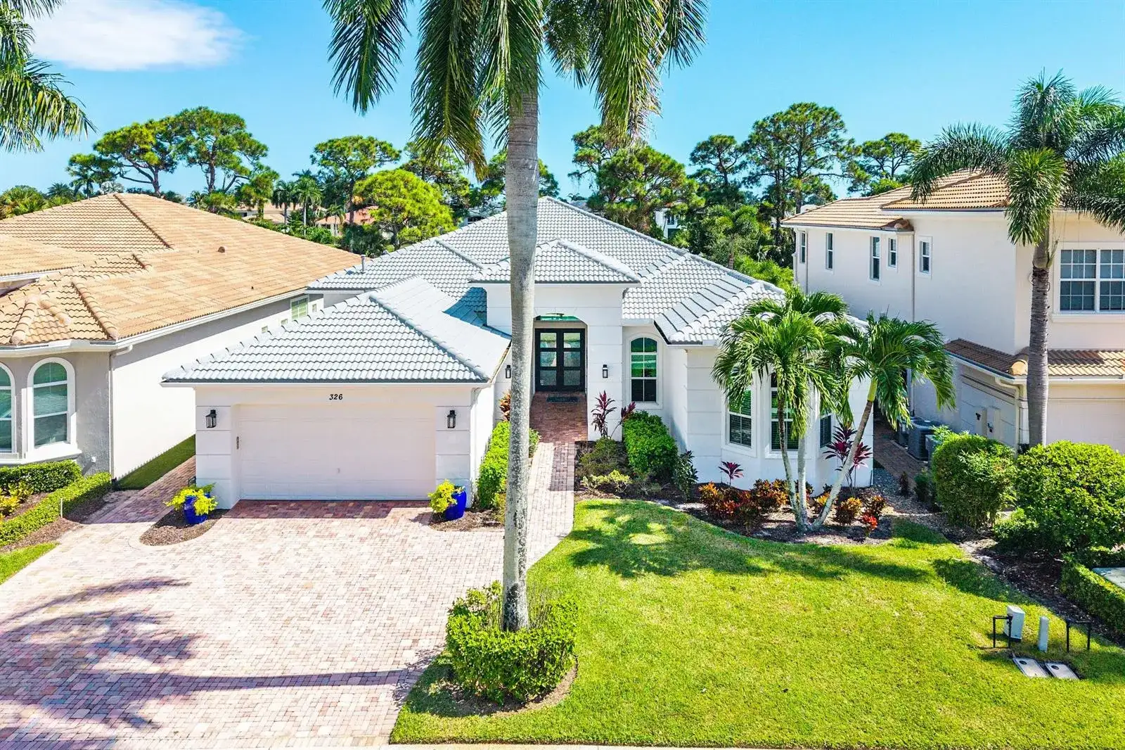 326 Charroux Drive, Palm Beach Gardens FL 33410 photo 2