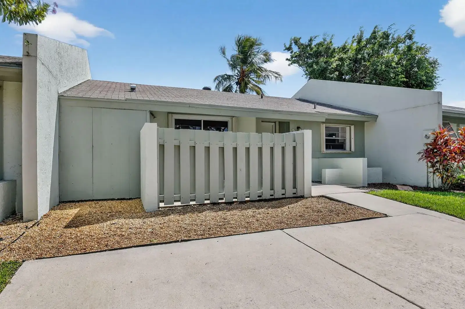 20 Camden Lane, Boynton Beach FL 33426 photo 3