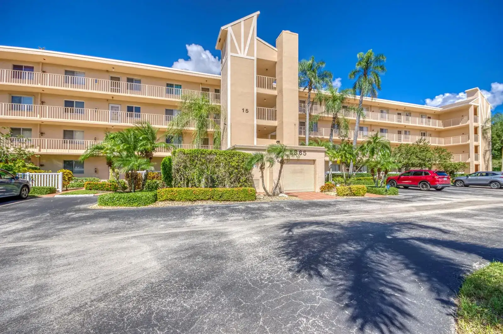 6865 Huntington Lane # 105, Delray Beach FL 33446 photo 2