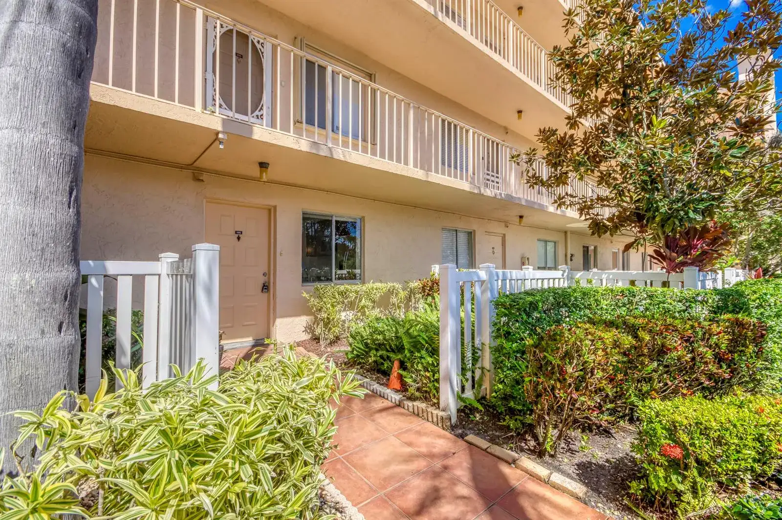 6865 Huntington Lane # 105, Delray Beach FL 33446 photo 3