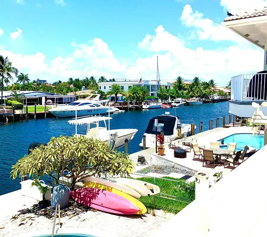 2735 NE 28 Court, Lighthouse Point FL 33064