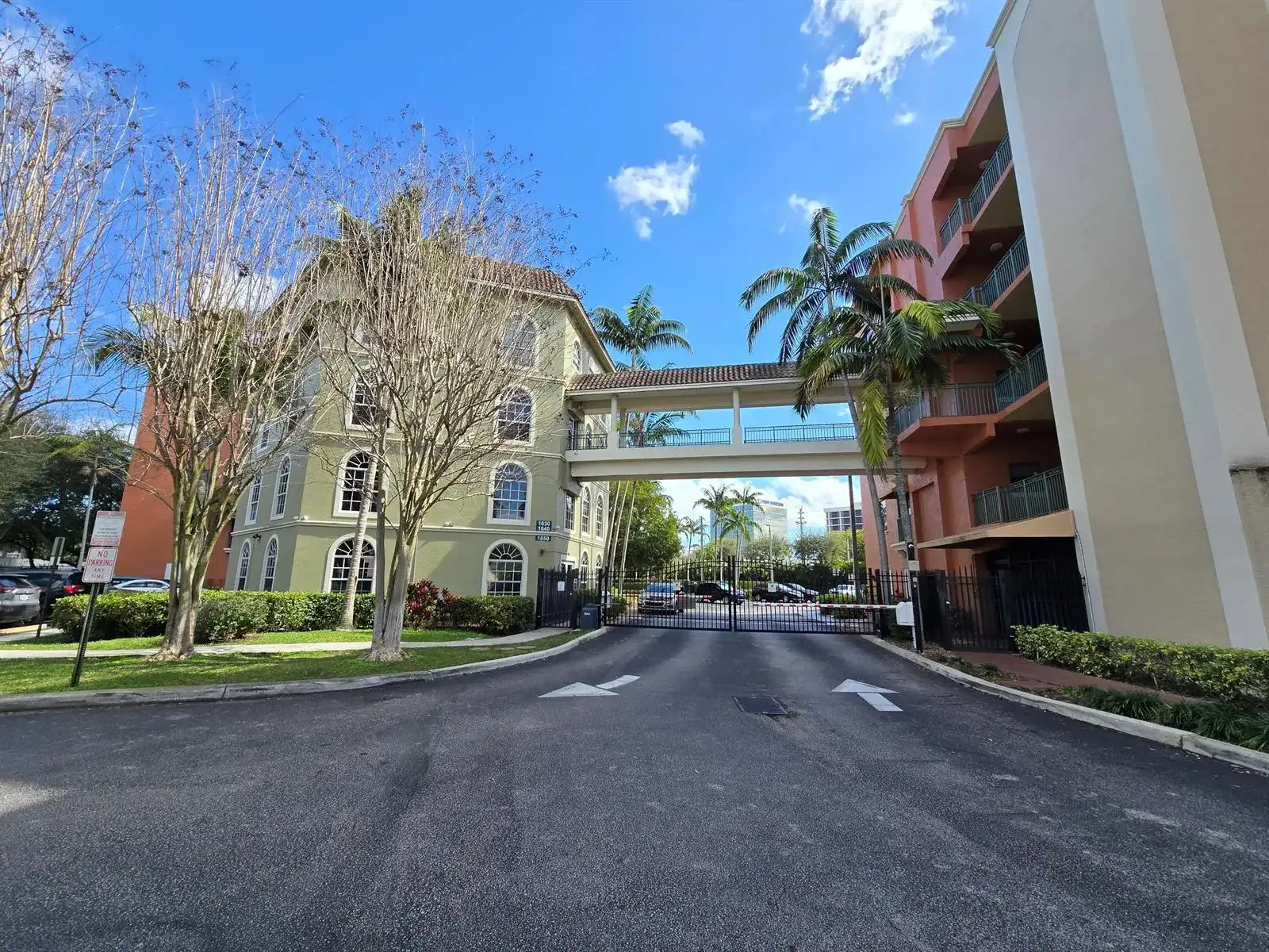 1640 Presidential Way # 403, West Palm Beach FL 33401