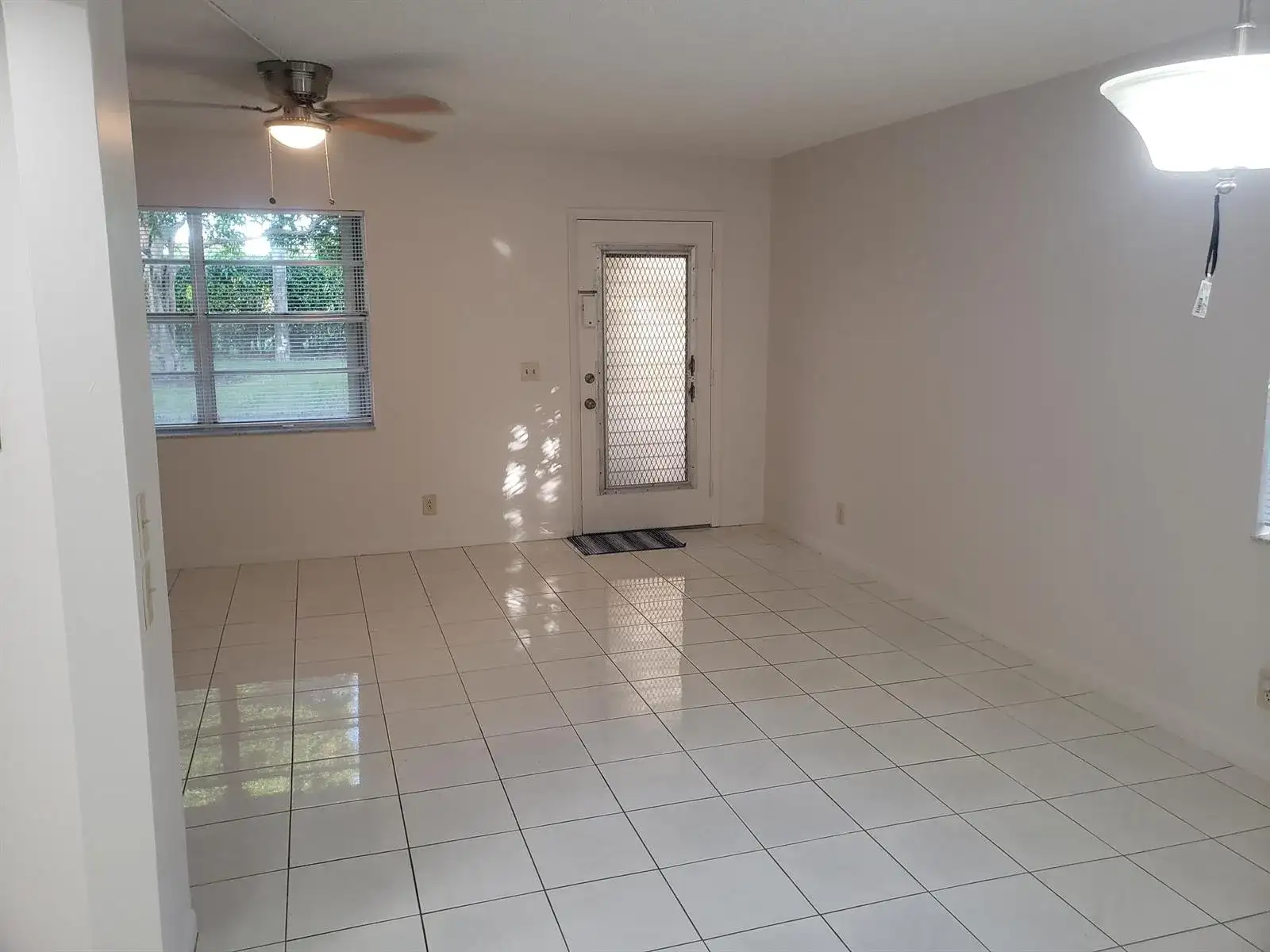 688 Burgundy O, Delray Beach FL 33484 photo 4