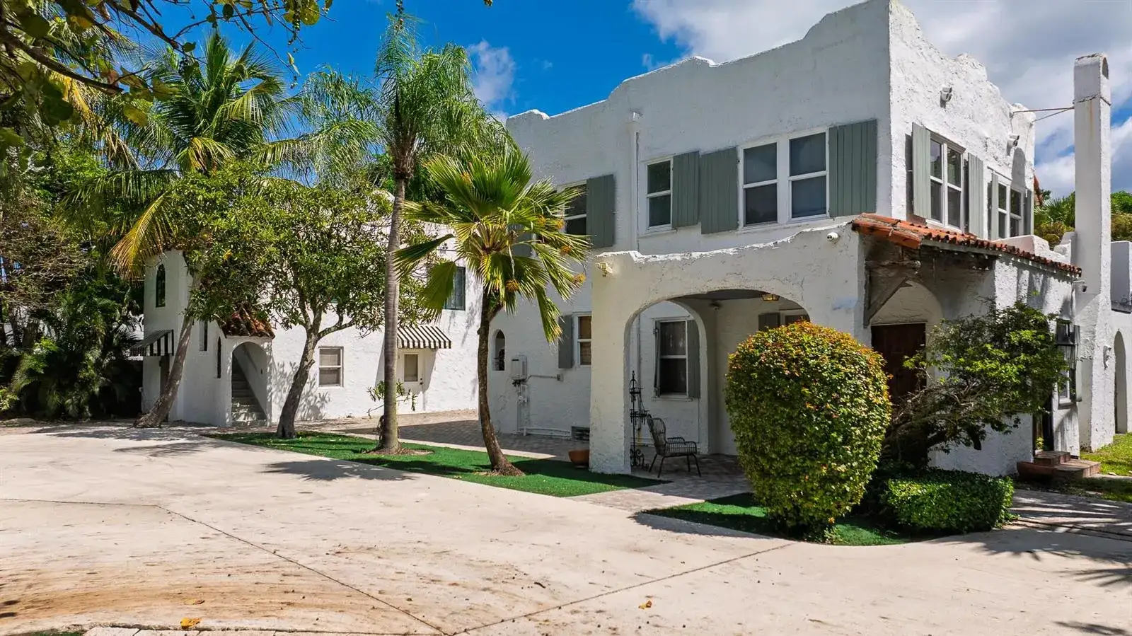 717 Forest Hill Boulevard, West Palm Beach FL 33405 photo 2