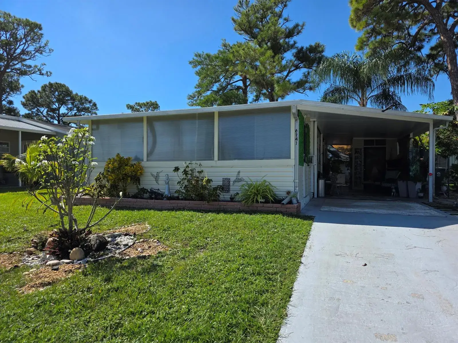 6241 Elm Lane, Lantana FL 33462