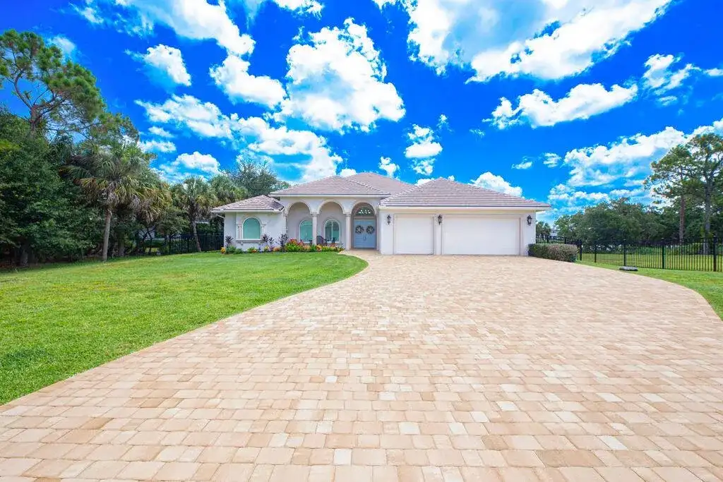 2821 SE North Lookout Boulevard, Port St. Lucie FL 34984 photo 2