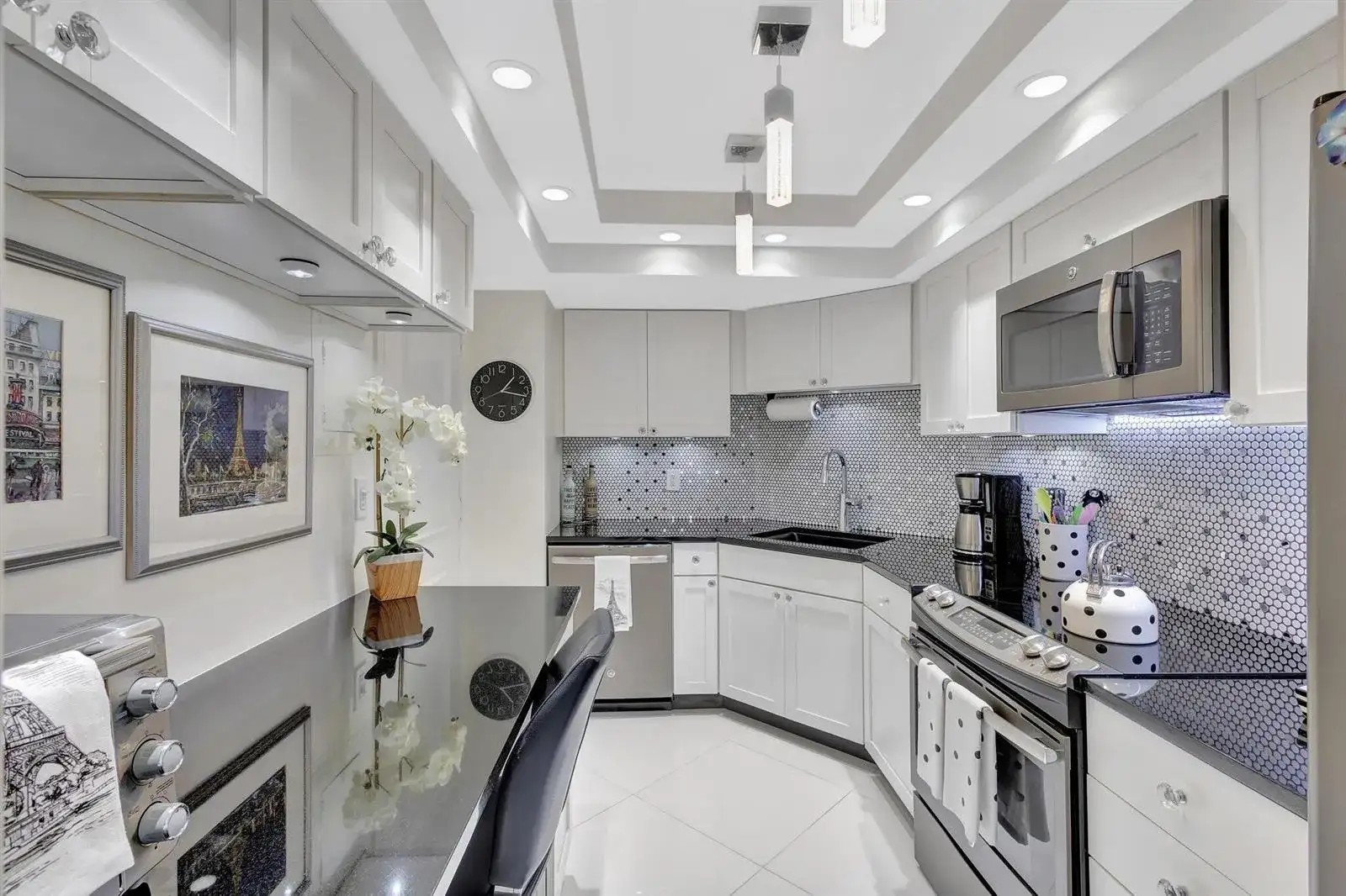 2000 Presidential Way, West Palm Beach FL 33401 photo 3