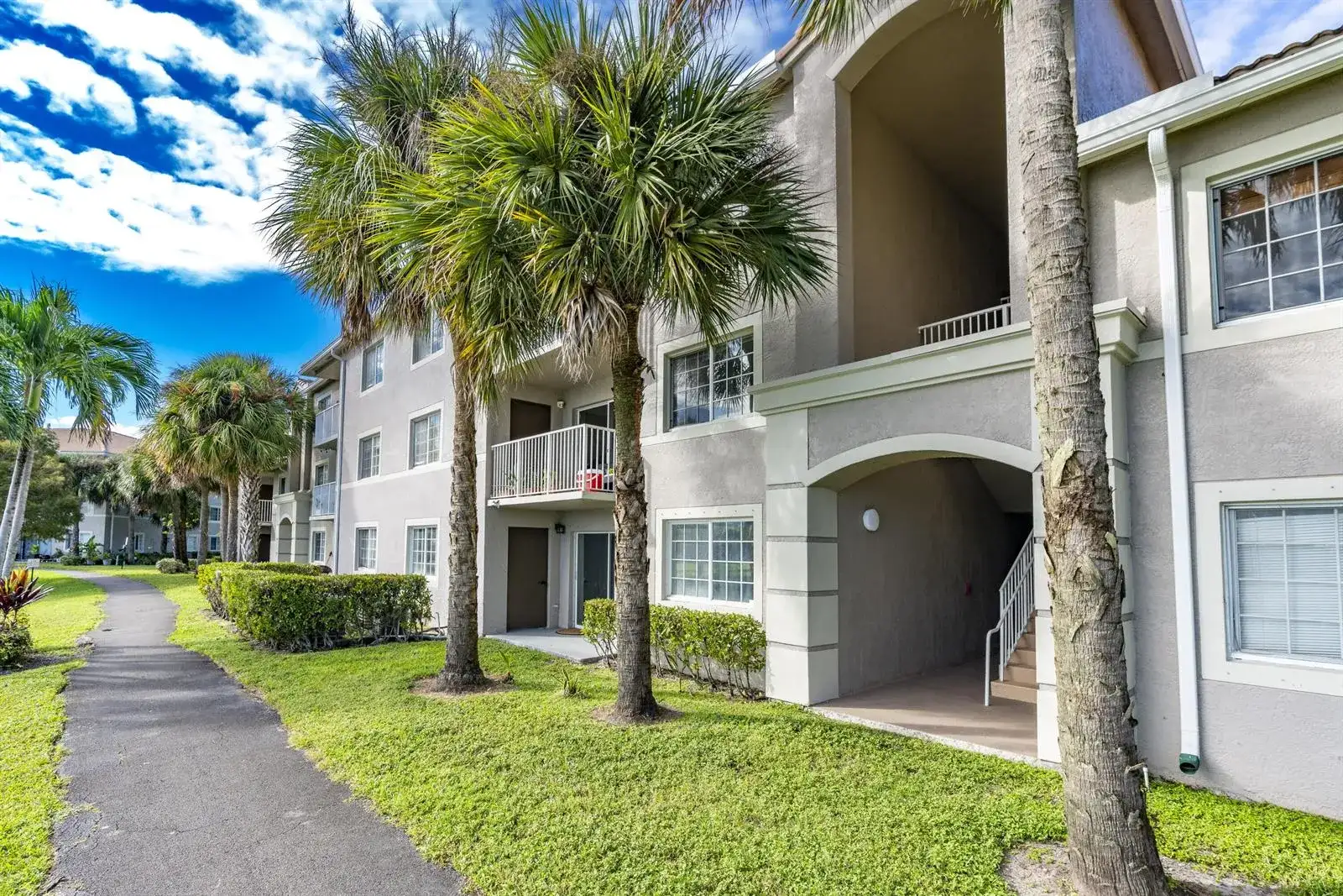 5031 Wiles Road # 304, Coconut Creek FL 33073 photo 3