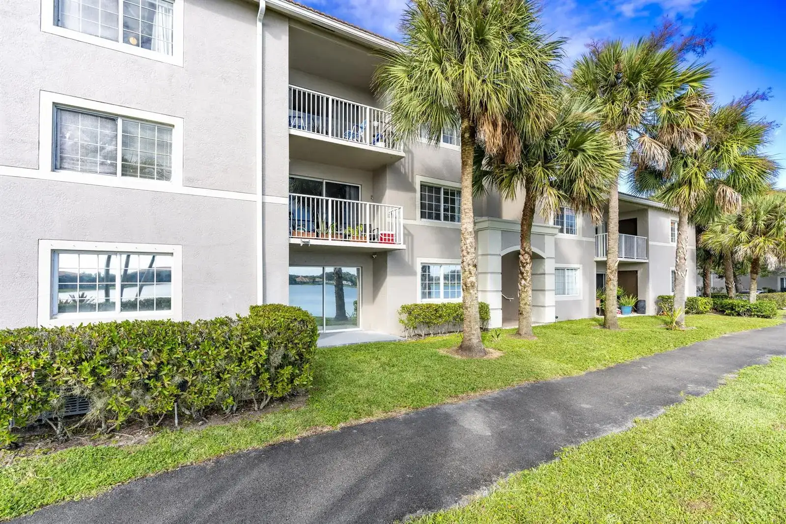 5031 Wiles Road # 304, Coconut Creek FL 33073 photo 4