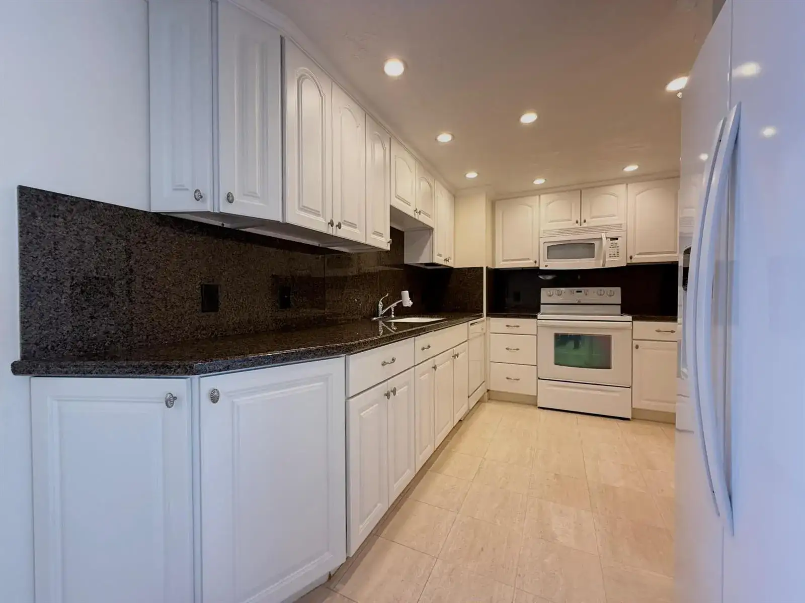 5600 N Flagler Drive # 2209, West Palm Beach FL 33407 photo 2