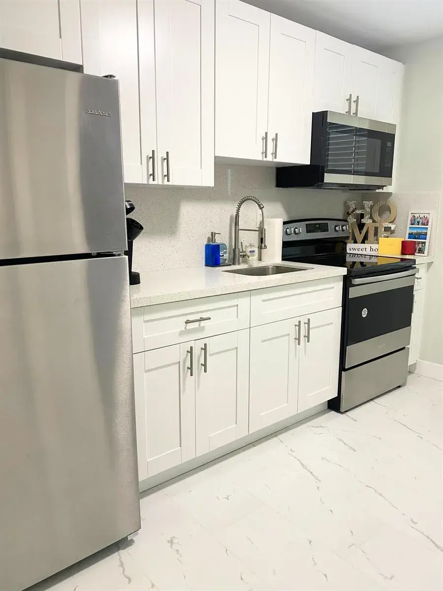 3141 NE 12th Avenue, Pompano Beach FL 33064