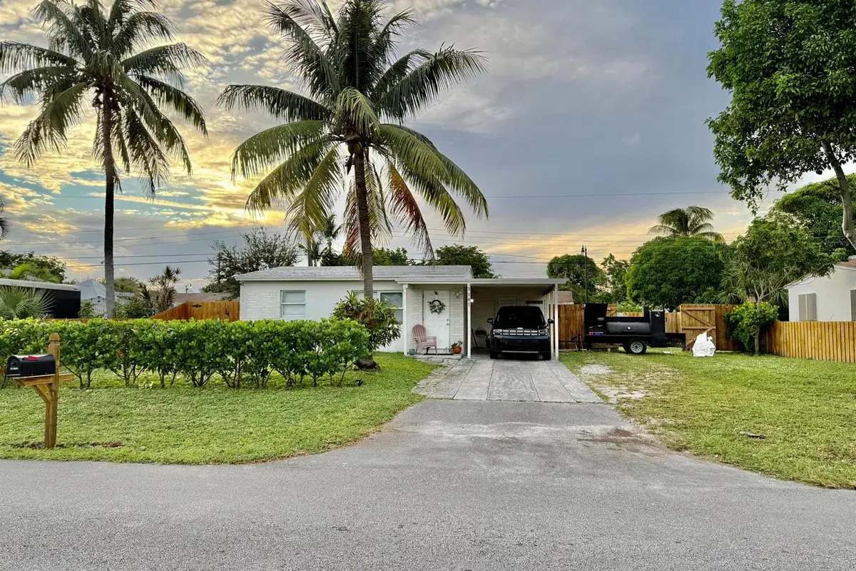 3141 NE 12th Avenue, Pompano Beach FL 33064