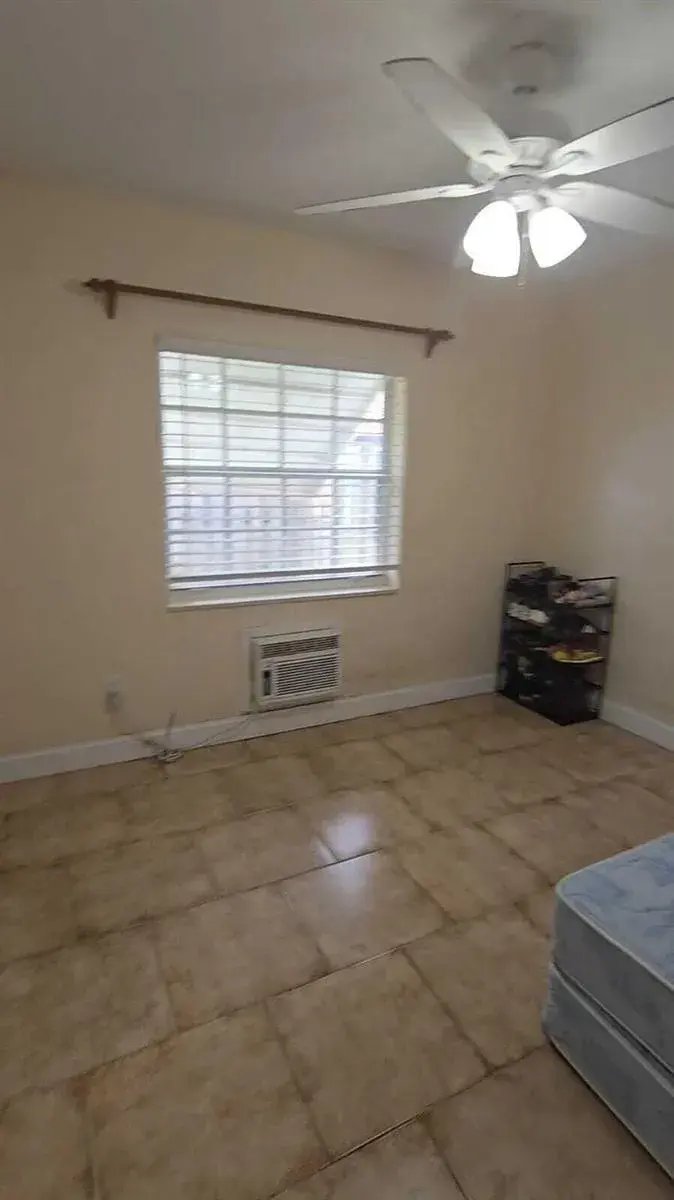 1435 NE 182nd St, North Miami Beach FL 33162