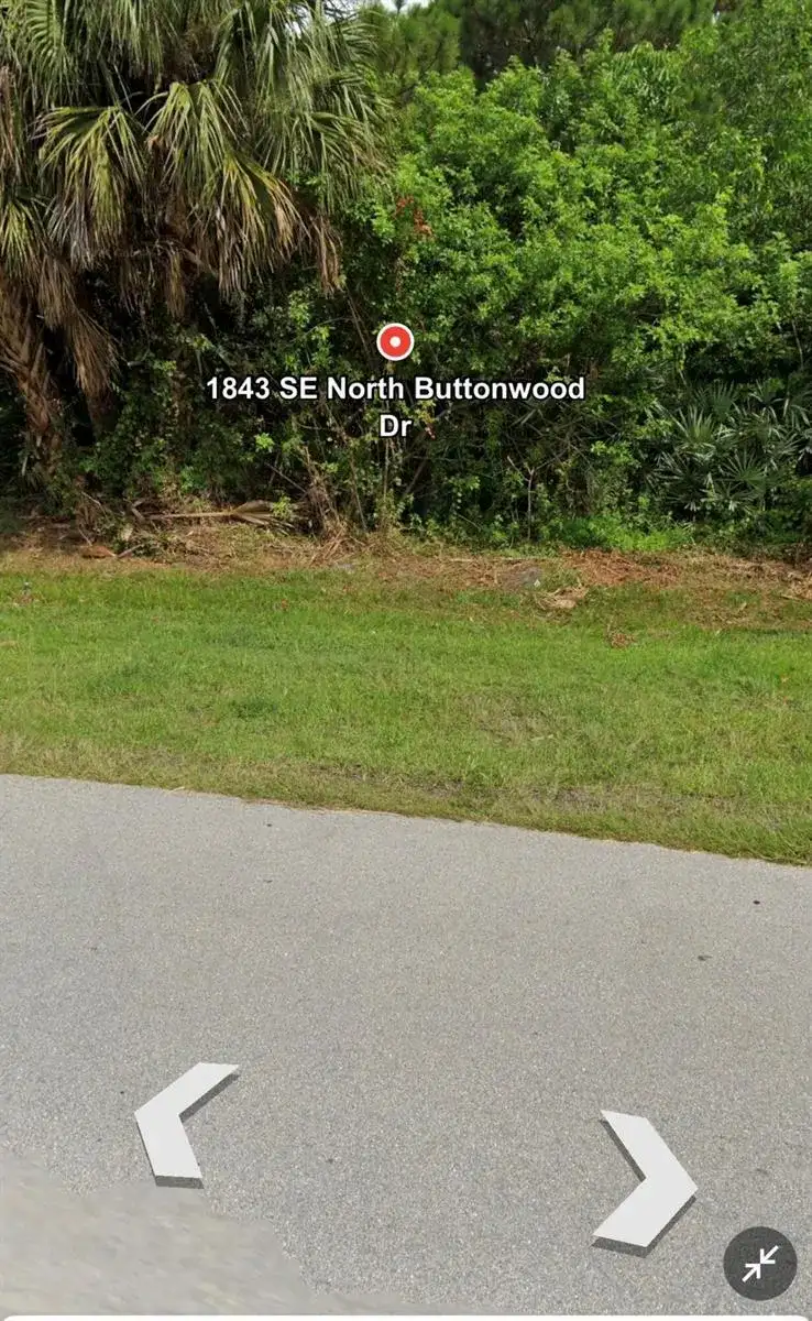 1843 SE Buttonwood Drive, Port St. Lucie FL 34952 photo 3