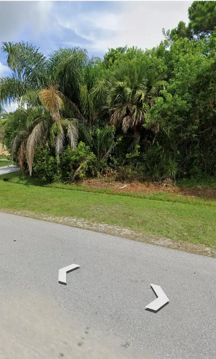 1843 SE Buttonwood Drive, Port St. Lucie FL 34952 photo 5