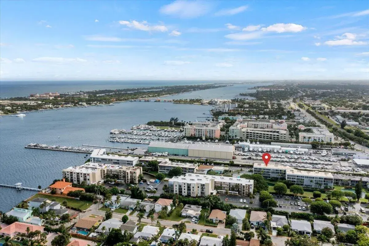 300 Waterway Drive S # 308, Lantana FL 33462