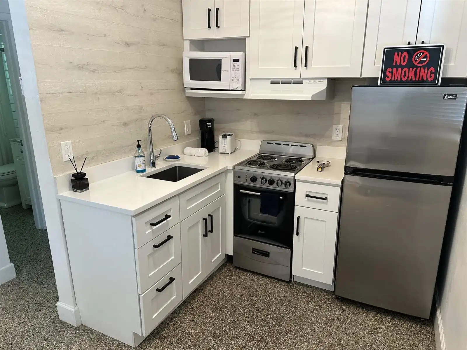 1258 Beach Road # 7, Singer Island FL 33404