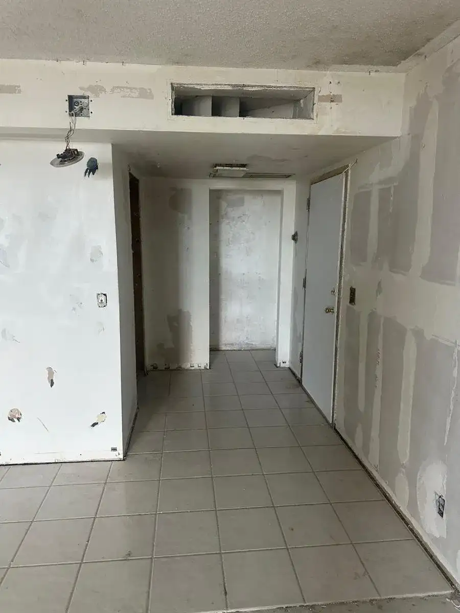 2425 Presidential Way # 1203, West Palm Beach FL 33401 photo 3