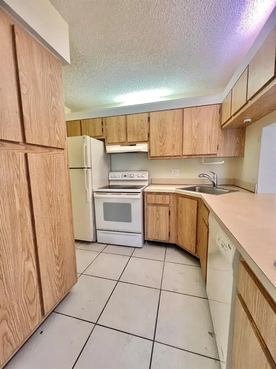 1111 Green Pine Boulevard # C3, West Palm Beach FL 33409 photo 3