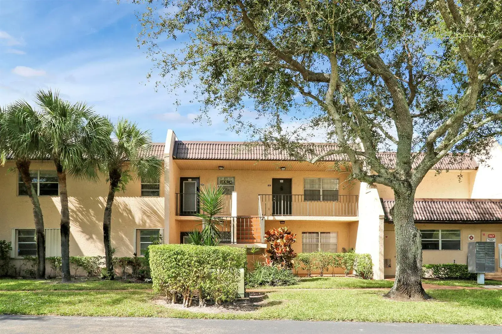 120 Lake Constance Drive, West Palm Beach FL 33411