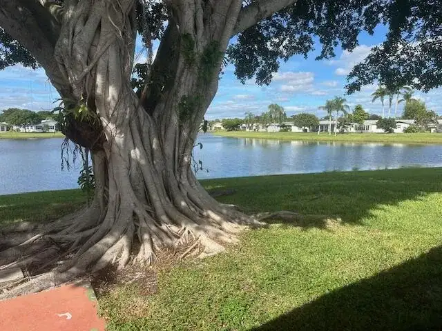 5195 Nicholas Drive, West Palm Beach FL 33417 photo 2