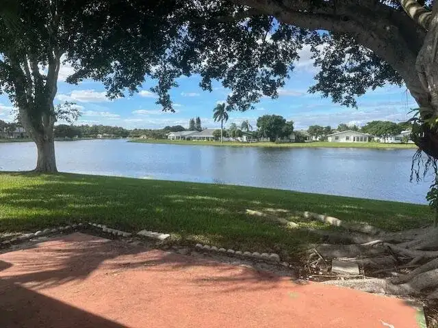 5195 Nicholas Drive, West Palm Beach FL 33417 photo 4