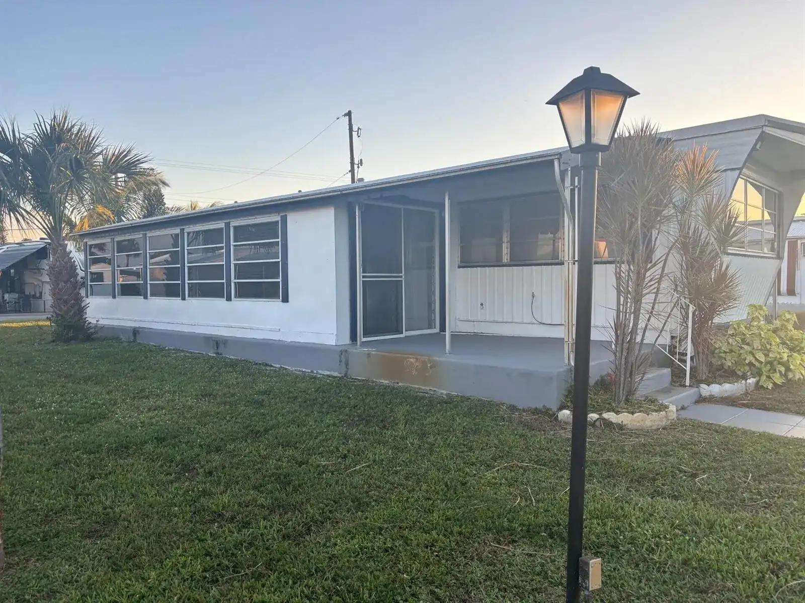 562 NE 47th St, Lot 393, Deerfield Beach FL 33064 photo 3