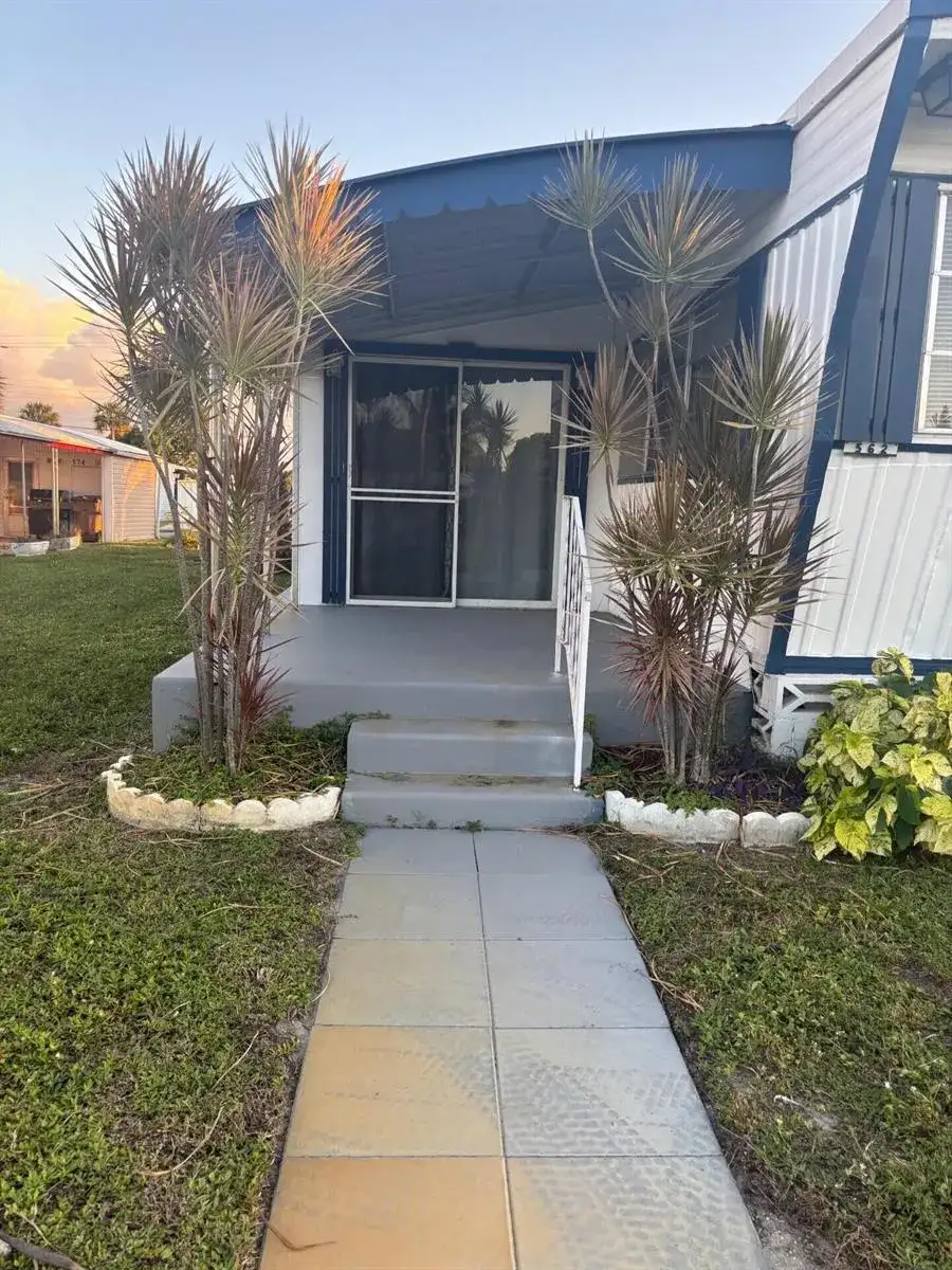 562 NE 47th St, Lot 393, Deerfield Beach FL 33064 photo 5
