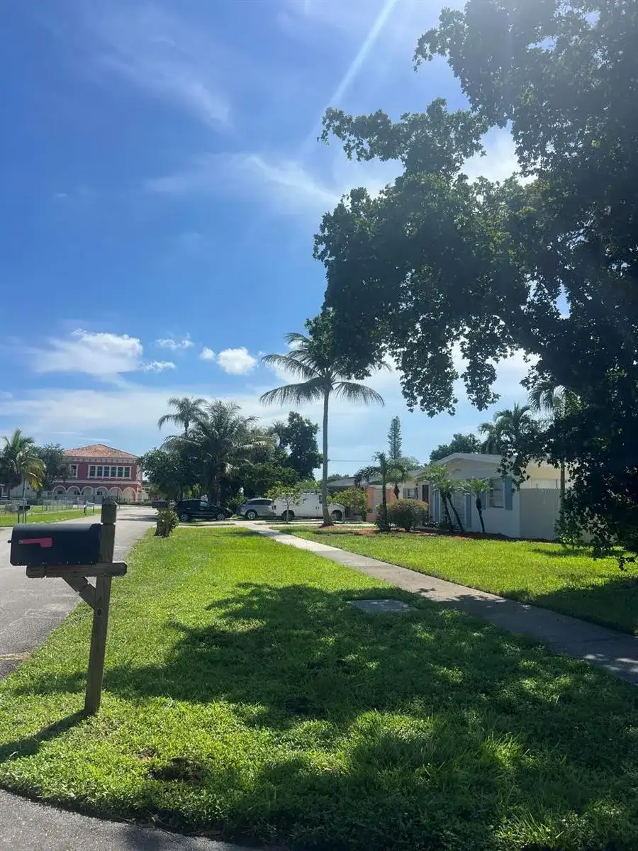 4052 Collin Drive, West Palm Beach FL 33406 photo 2