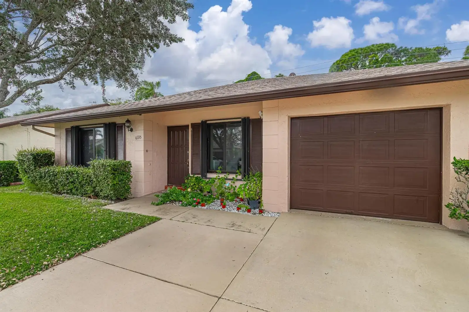 6335 Tall Cypress Circle, FL 33463 photo 2