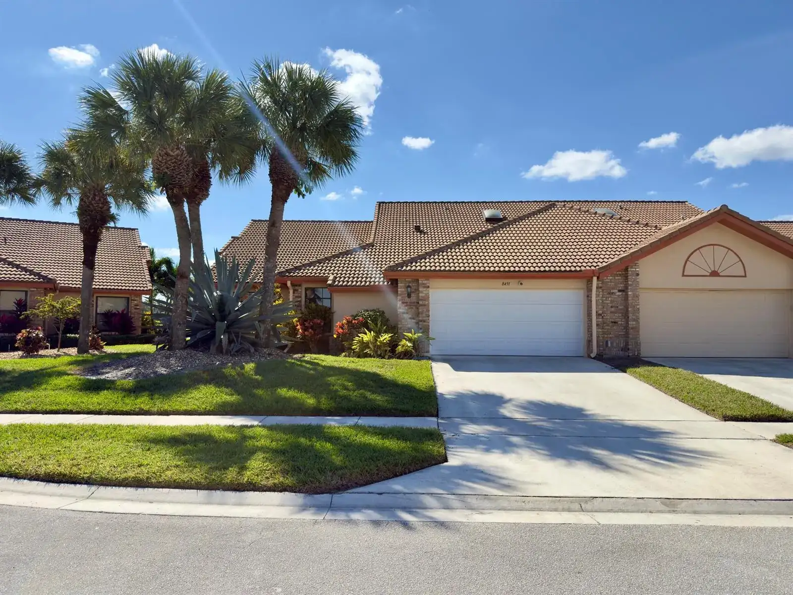 8491 Heather Place, Boynton Beach FL 33472 photo 2