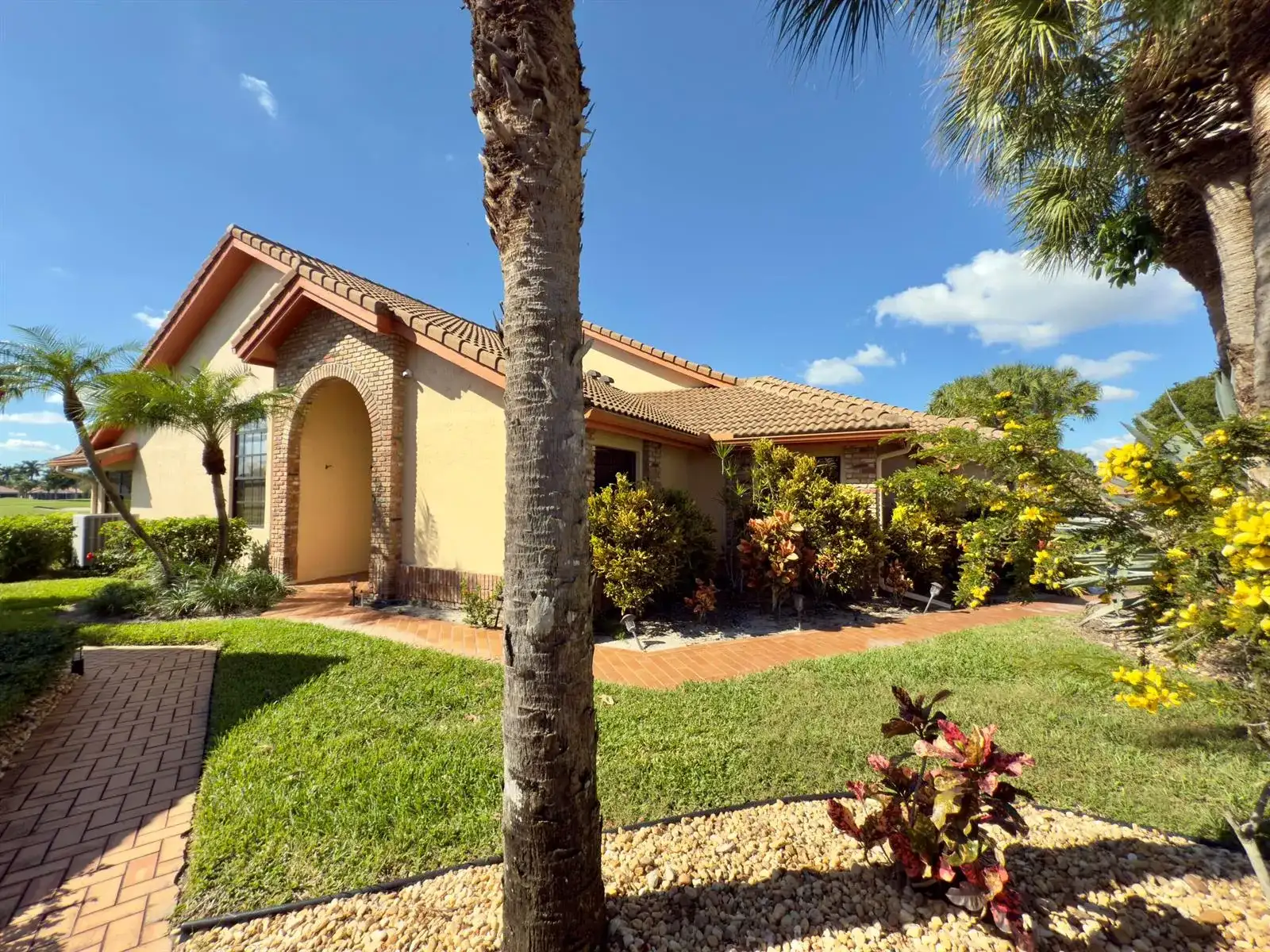 8491 Heather Place, Boynton Beach FL 33472 photo 3