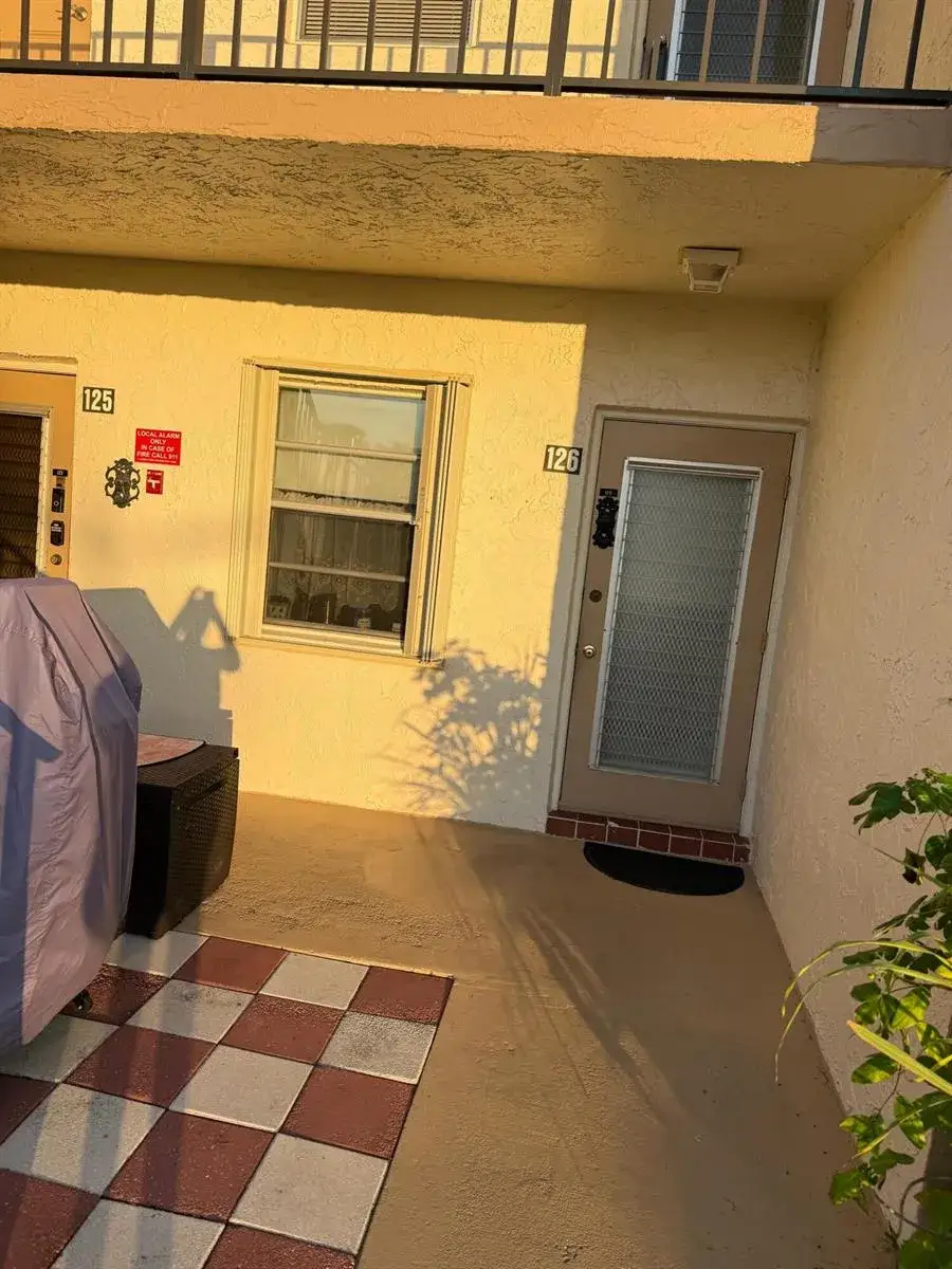 130 Lake Meryl Drive # 126, West Palm Beach FL 33411