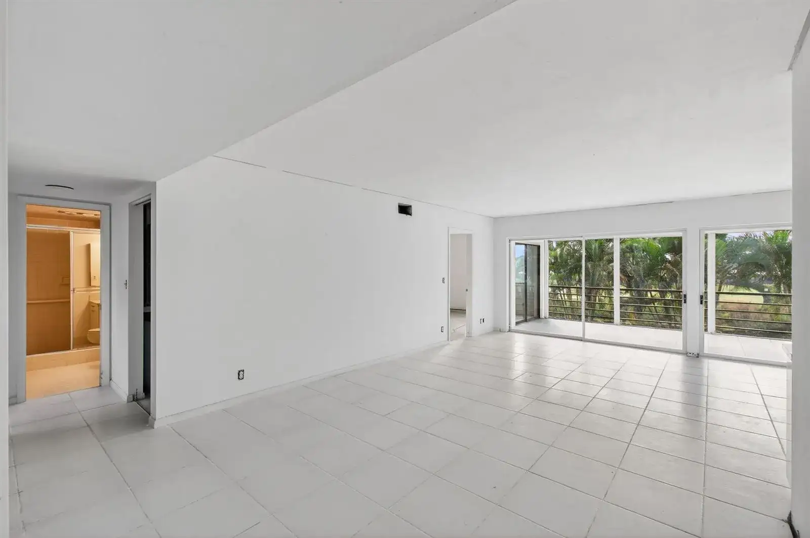 5771 Fairway Park Court # 205, Boynton Beach FL 33437 photo 2
