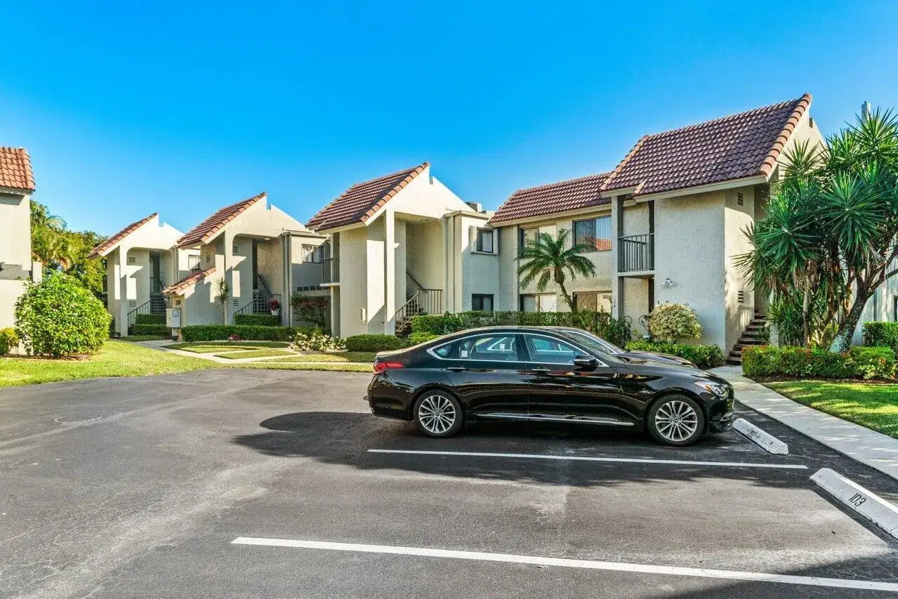 5589 Fairway Park Drive # 202, Boynton Beach FL 33437