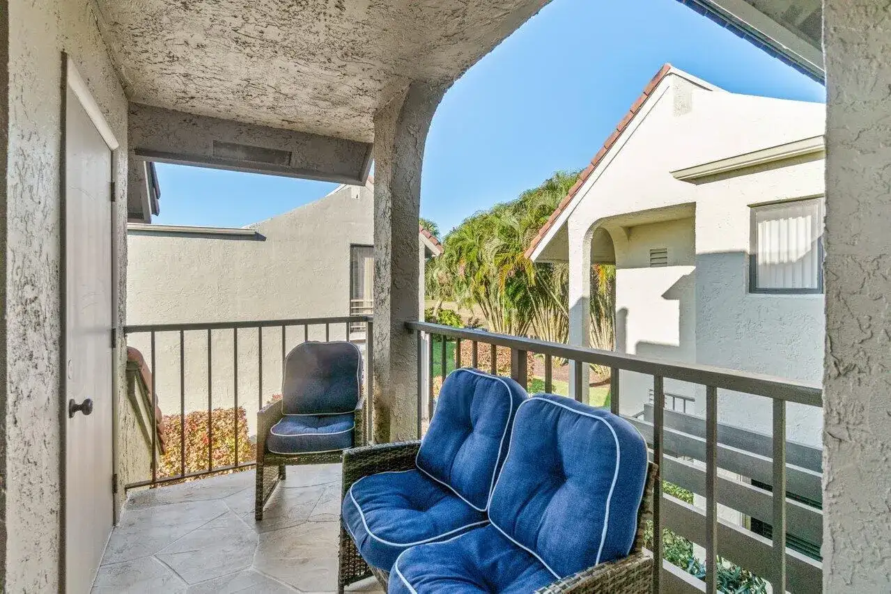 5589 Fairway Park Drive # 202, Boynton Beach FL 33437 photo 4