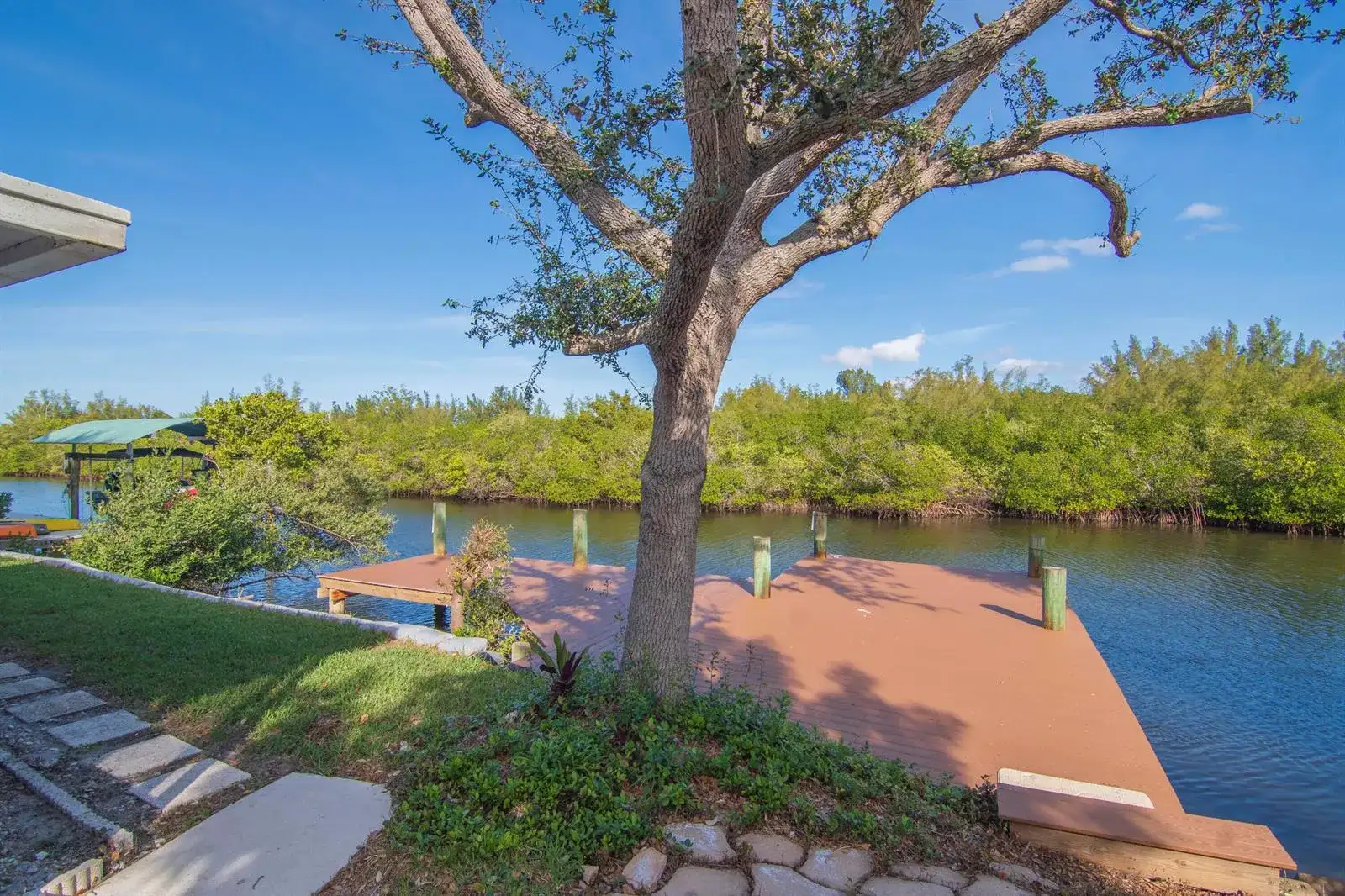 922 Jackson Way, Fort Pierce FL 34949 photo 2