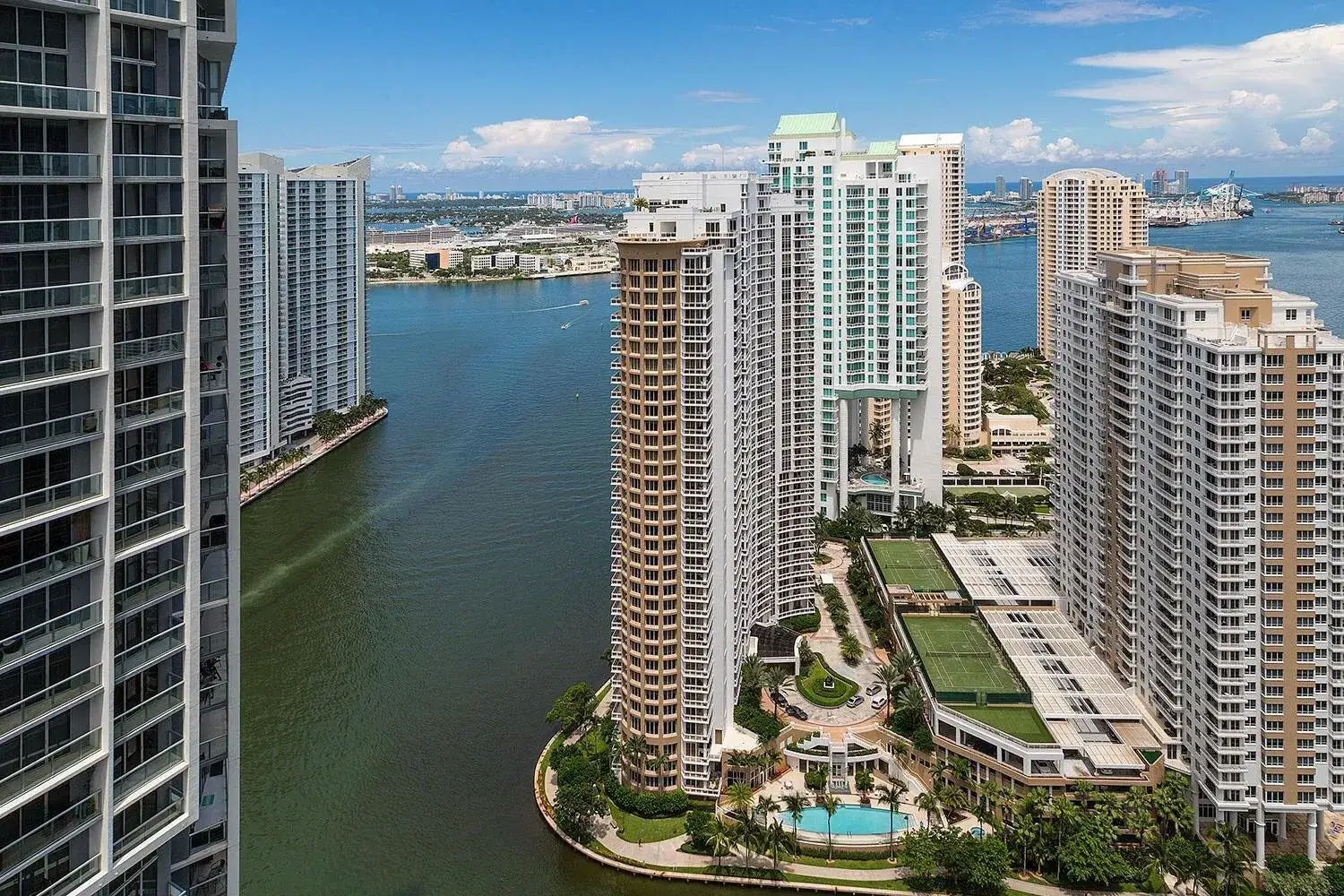 2 bedroom 2 bath Residential for sale at 495 Brickell Avenue # 4010, Miami FL 33131