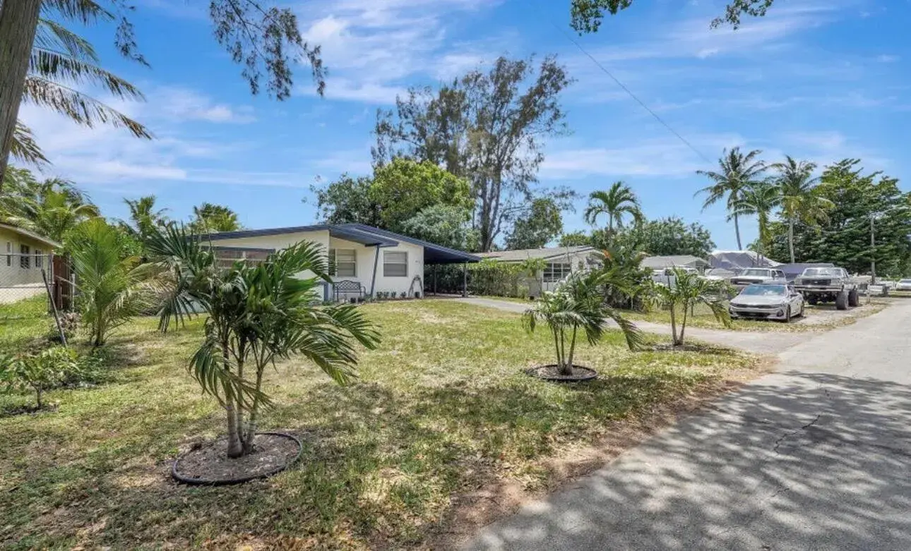 7530 Atlanta Street, Hollywood FL 33024